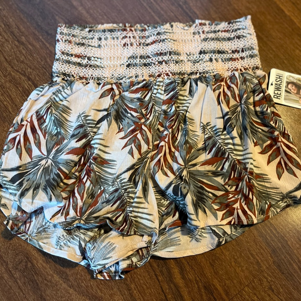 Tropical Shorts - Picture 2 of 2